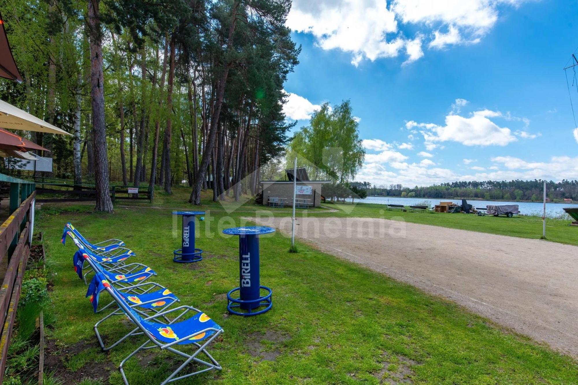 Yacht Club Bezdrev 호텔 Hluboká nad Vltavou 외부 사진