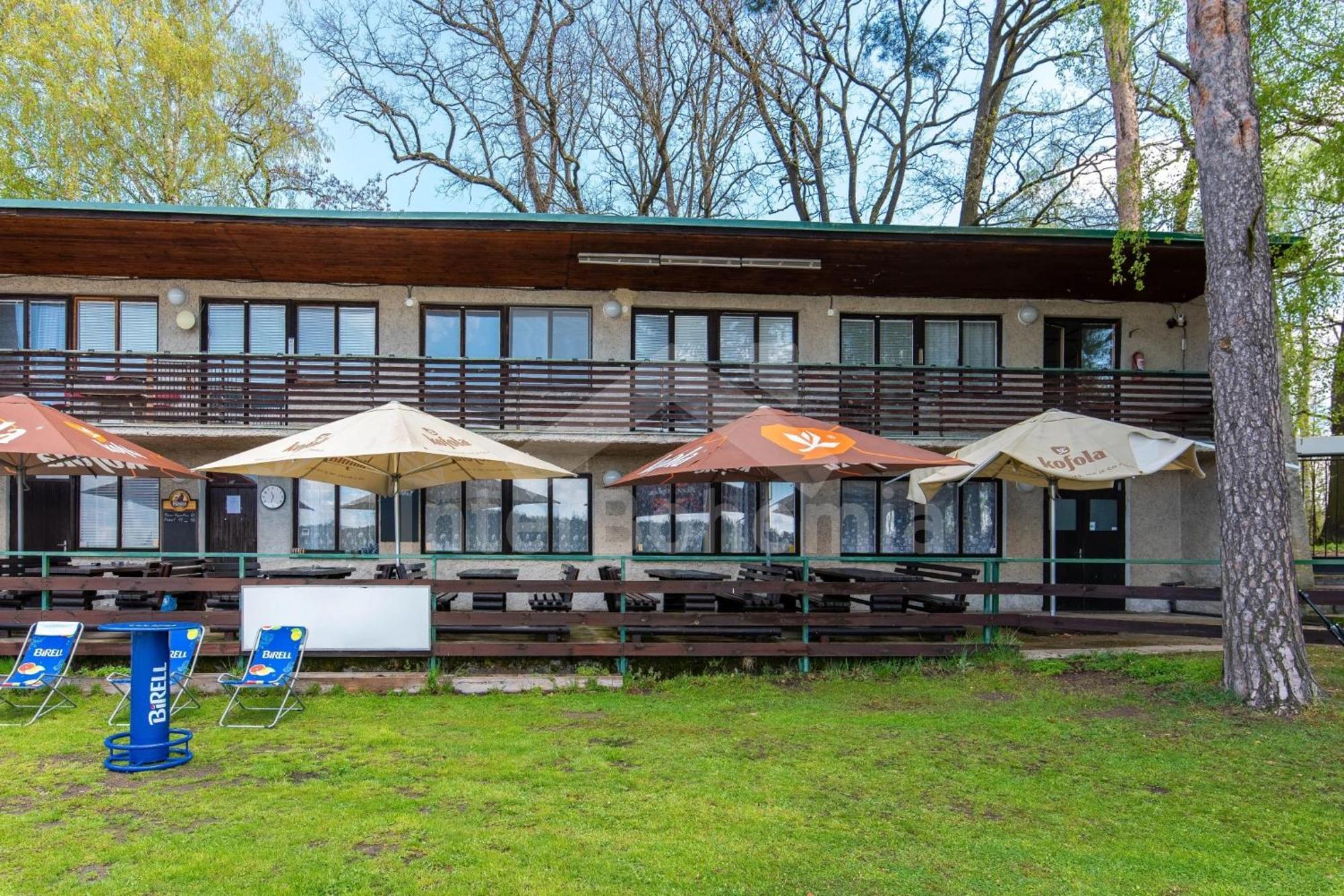 Yacht Club Bezdrev 호텔 Hluboká nad Vltavou 외부 사진