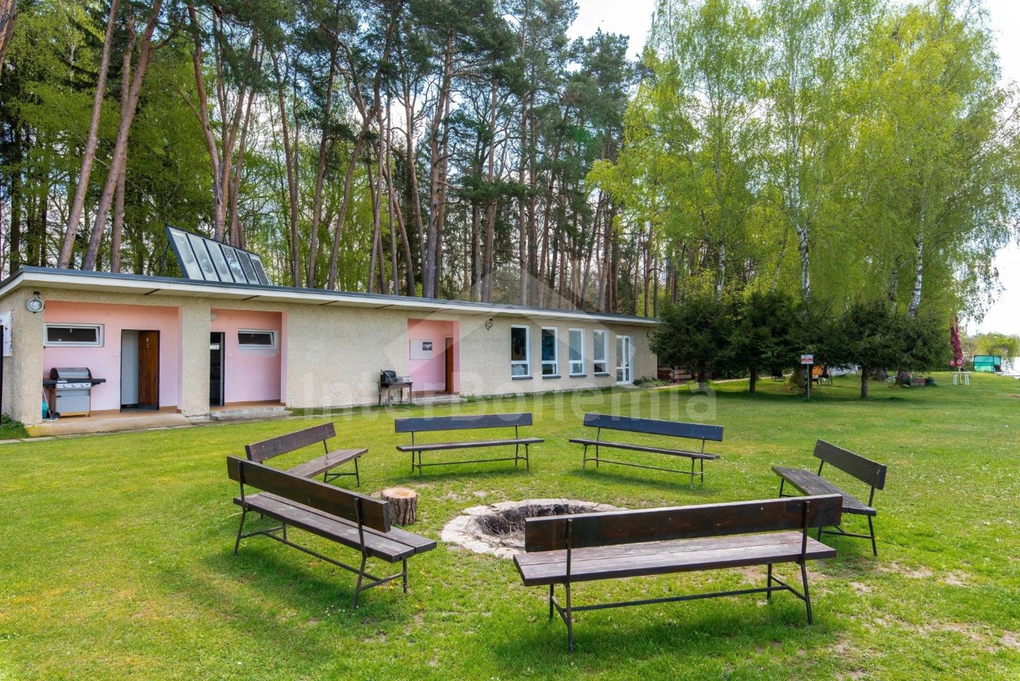 Yacht Club Bezdrev 호텔 Hluboká nad Vltavou 외부 사진